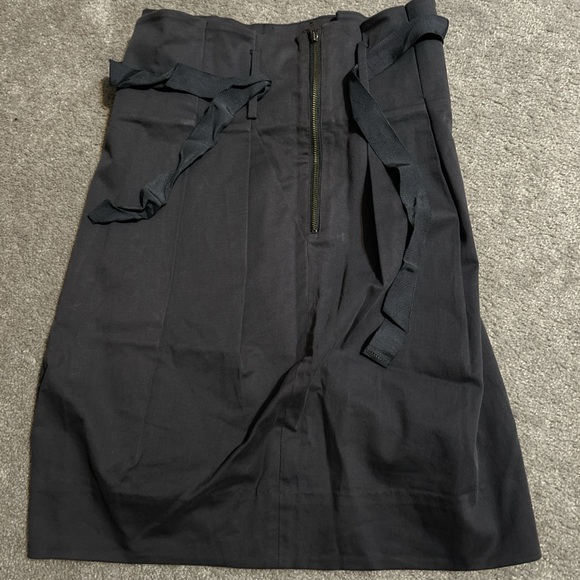 Grey Pleated Skirt with tie from Babaton. Size 2 - Picture 2 of 3